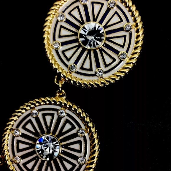 Talbots Gold Sequence & Rinbbo Statement Necklace - Picture 4 of 5